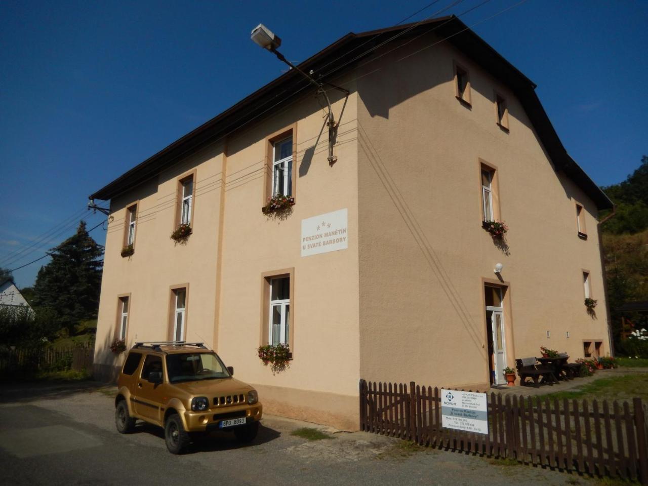Hotel Penzion Manetin U Sv. Barbory Esterno foto