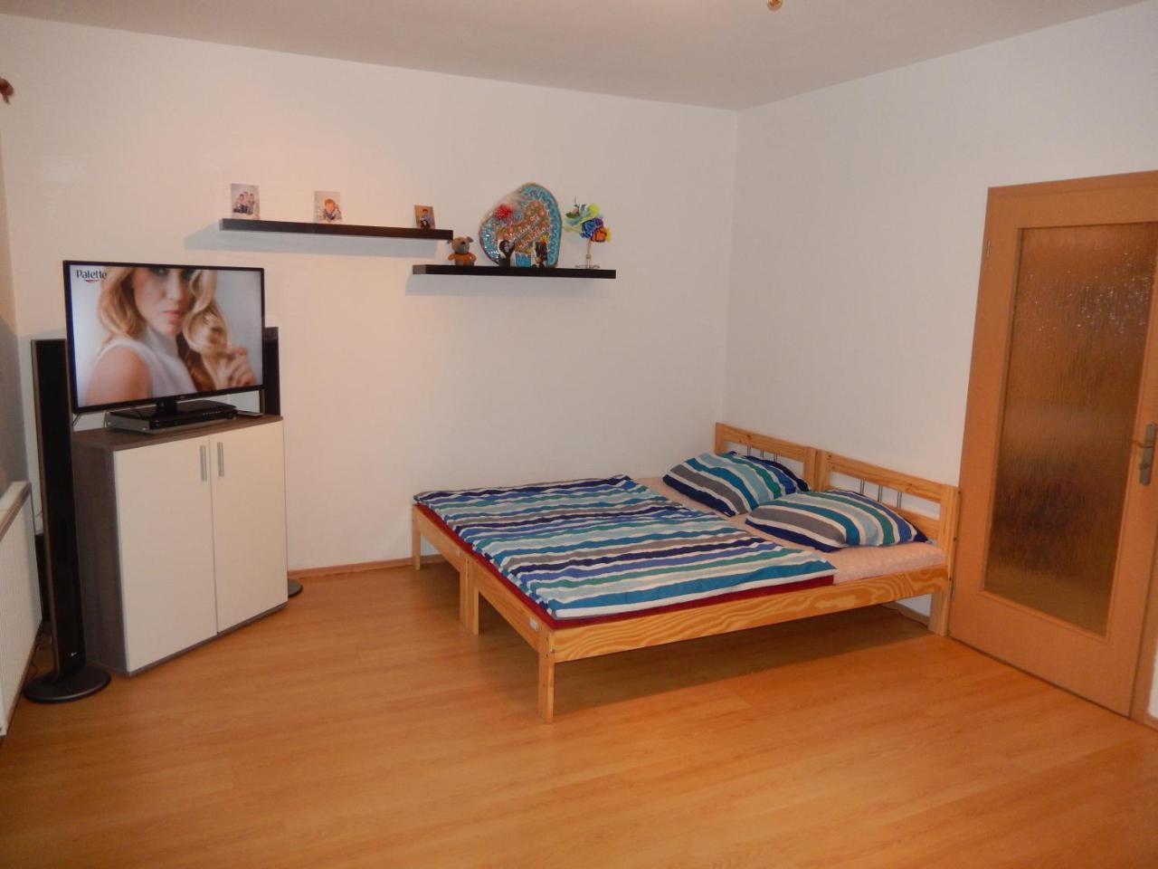 Hotel Penzion Manetin U Sv. Barbory Esterno foto