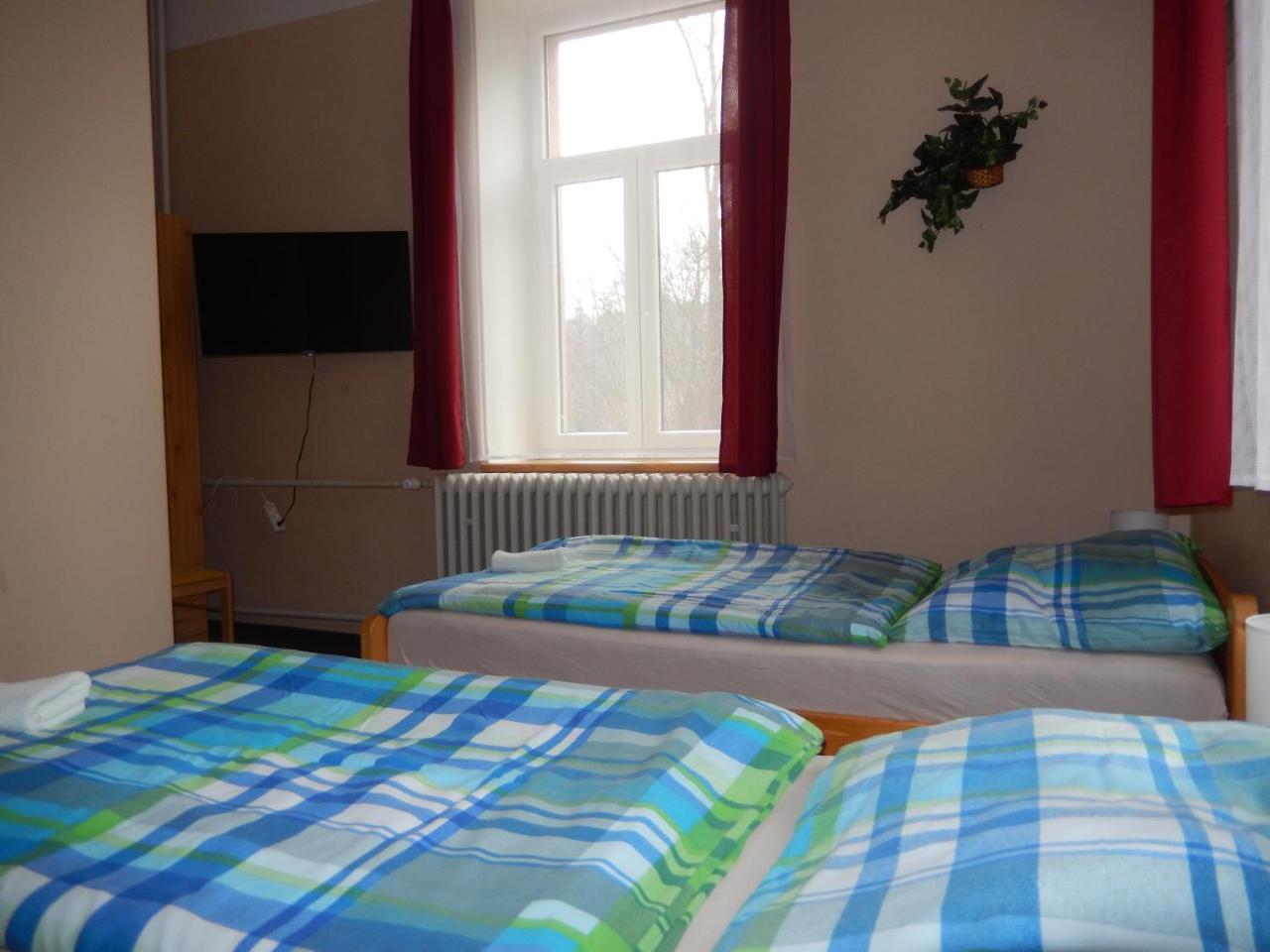 Hotel Penzion Manetin U Sv. Barbory Esterno foto