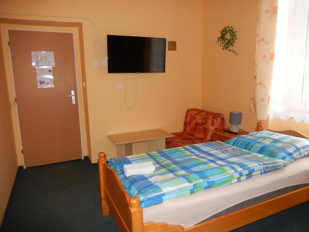 Hotel Penzion Manetin U Sv. Barbory Esterno foto